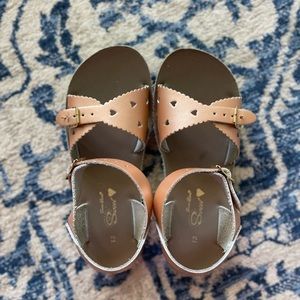 Excellent barely worn Sun Sandals!!